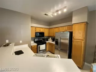 Photo #4: 2280848 Listing