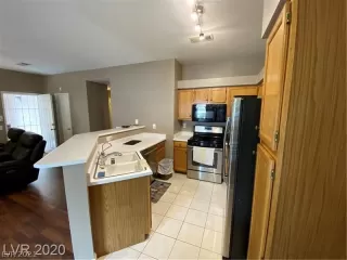 Photo #5: 2280848 Listing