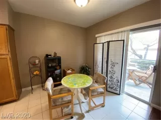 Photo #6: 2280848 Listing