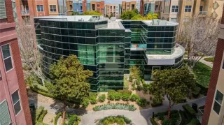 Photo #3: 2280858 Listing