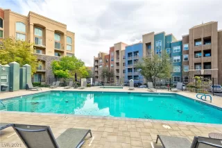 Photo #5: 2280858 Listing