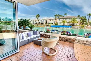 Photo #1: 2280865 Listing 