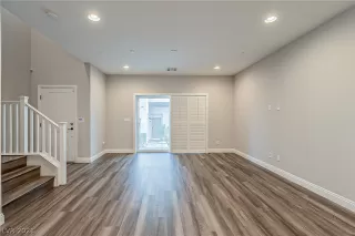 Photo #5: 2280871 Listing 