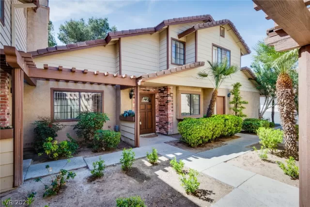 MLS: 2280886 Condo For Sale