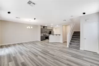 Photo #3: 2280919 Listing 