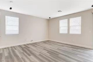 Photo #5: 2280919 Listing 