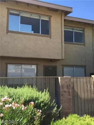 Photo #4: 2280945 Listing