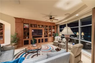 Photo #3: 2280951 Listing