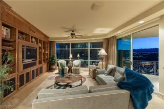 Photo #4: 2280951 Listing