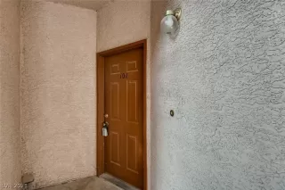 Photo #4: 2281010 Listing