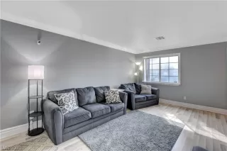 Photo #5: 2281012 Listing