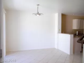 Photo #5: 2281020 Listing