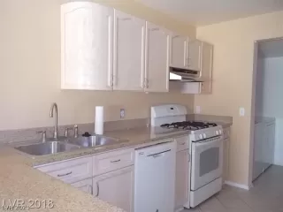 Photo #6: 2281020 Listing