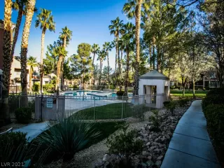 Photo #3: 2281035 Listing