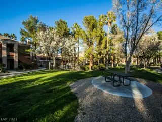 Photo #4: 2281035 Listing