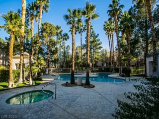 Photo #6: 2281035 Listing