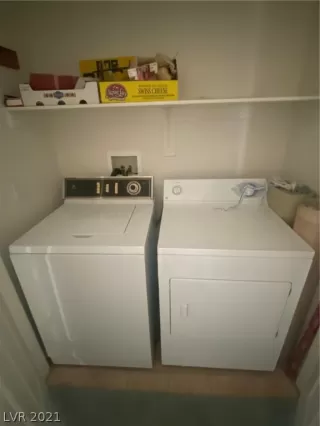 Photo #5: 2281049 Listing