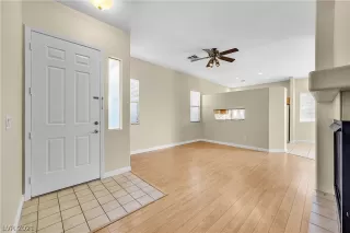 Photo #2: 2281054 Listing