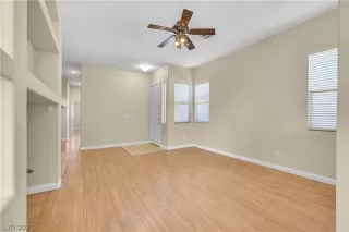 Photo #4: 2281054 Listing