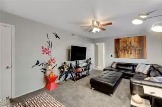 Photo #3: 2281070 Listing