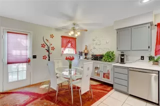 Photo #6: 2281070 Listing