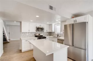 Photo #6: 2281111 Listing 