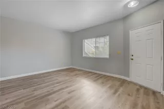 Photo #3: 2281179 Listing