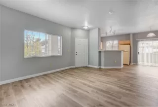 Photo #4: 2281179 Listing