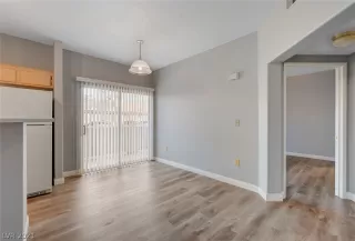 Photo #6: 2281179 Listing