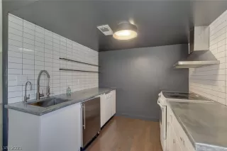 Photo #1: 2281207 Listing 