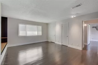 Photo #3: 2281207 Listing 