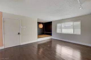Photo #4: 2281207 Listing 