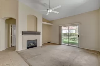 Photo #5: 2281280 Listing