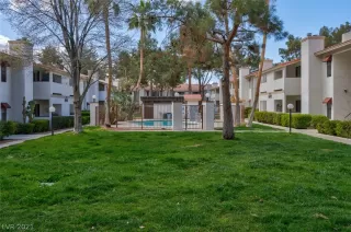 Photo #4: 2281282 Listing