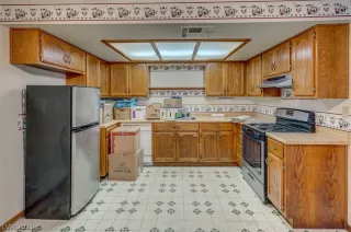 Photo #6: 2281282 Listing