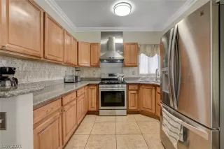 Photo #4: 2281300 Listing