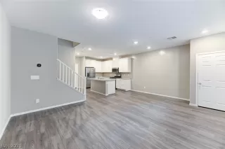 Photo #2: 2281309 Listing 