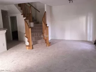 Photo #3: 2281328 Listing