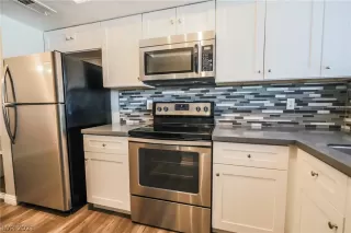 Photo #2: 2281403 Listing 