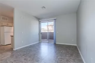 Photo #4: 2281449 Listing