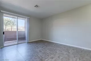 Photo #5: 2281449 Listing