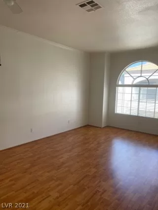 Photo #4: 2281463 Listing 