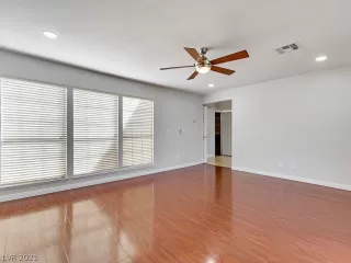 Photo #5: 2281475 Listing 