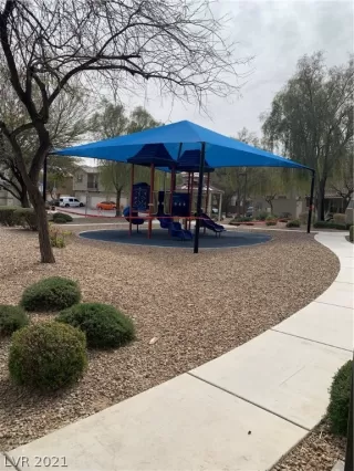 Photo #2: 2281476 Listing