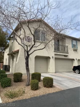 Photo #3: 2281476 Listing