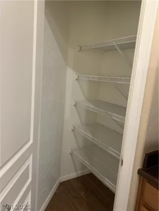 Photo #6: 2281476 Listing