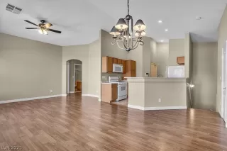 Photo #3: 2281496 Listing