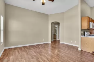 Photo #4: 2281496 Listing