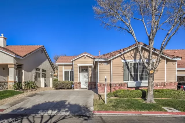 MLS: 2281509 Condo For Sale