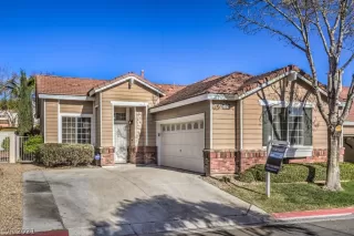 Photo #2: 2281509 Listing